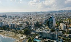Elinde Kıbrıs Türk malı bulunduran memurun sözleşmeleri iptal edildi
