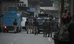 Pakistan güvenlik kaynakları: Hindistan'a ait 5 savaş uçağı düşürüldü