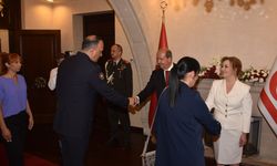 Cumhurbaşkanı Tatar ve eşi halkla bayramlaşacak