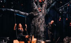 Kıbrıs Tiyatro Festivali kapsamında “Aşk Biter mi?” oyunu KÜKOM’da sahnelendi