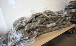 Larnaka'da yolcu beraberi 18 kiloya yakın uyuşturucu...