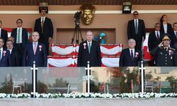 Dışişleri Bakanı Ertuğruloğlu, Harp Okulları Diploma Alma ve Sancak Devir Teslim Törenlerine katıldı