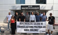 KTOEÖS hizmet içi eğitimde yaşanan olayı protesto etti, Bakanlık önüne siyah çelenk bıraktı