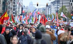 Belçika'da genel grev hayatı durma noktasına getirdi