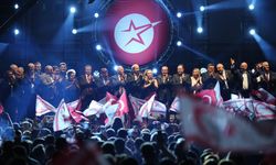 Tatar, Girne'de halka hitap etti: 'Kıbrıs Türk halkı pazarlık konusu olamaz, KKTC'yi sonuna kadar savunacağız'