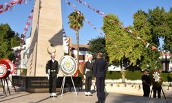 15 Kasım Cumhuriyet Bayramı:Lefkoşa Şehitler Anıtı'nda tören gerçekleştirildi