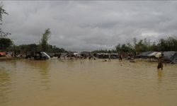 Endonezya'da şiddetli yağışların yol açtığı afetlerde ölenlerin sayısı 23'e yükseldi