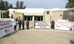 KTÖS ve KTOEÖS'den Öğretmenler Günü nedeniyle tören yapılan AKM önünde eylem ...