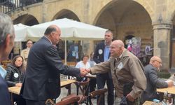 Dinçyürek, sağlığına kavuşan Parkinson hastaları ve sağlık ekibiyle bir araya geldi
