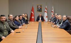 Erhürman, Özgür İş İnsanları Derneği'nden bir heyetle görüştü