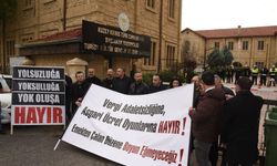 Kamuda yetkili sendikalar, Başbakan Yardımcılığı önünde eylem yaptı