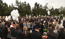 Büyük acının üçüncü yılı: KKTC'nin 'Şampiyon Melekleri' beyaz balonlarla anıldı