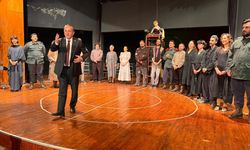 'Kafkas Tebeşir Dairesi' oyunu cuma akşamları Lefkoşa AKM'de sahnelenmeye devam edecek