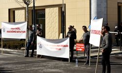 Sendikalar, fiber optik protokolüne karşı Meclis önünde eylem yapıyor