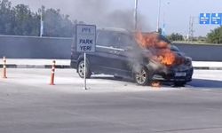 Ercan'da park halinde bulunan bir araçta yangın çıktı