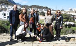 Girne'de 150 fidan toprakla buluşturuldu