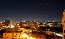 Savaş kızıştı: İran'dan Tel Aviv'e bombardıman