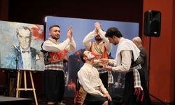 Gazimağusa Belediyesi Halk Dansları Topluluğu, KKTC'yi temsilen Berlin'de sahne aldı