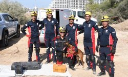 KARK'ın arama kurtarma köpeği Sebil, Tekirdağ'da bir enkaz çalışmasına katıldı