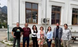 Merit Sosyal İşler Koordinatörlüğü'nden Lapta İlkokulu'na robotik kodlama için ekipman desteği