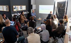 Voices konuşmalar serisi yeniden başladı, ilk konuk Mete Hatay oldu