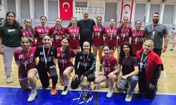 KKTC Hentbol Süper Ligi'nde Üçüncülük Kupalari Sahiplerini Buldu