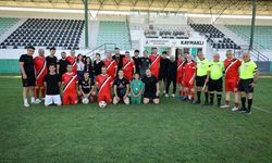 Meclis futbol takımı Üniversite Öğrencileri Derneği ile karşı karşıya geldi
