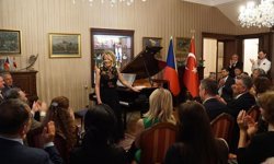 Rüya Taner, Prag'da sahne aldı