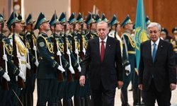 Türkiye Cumhurbaşkanı Erdoğan, Kazakistan'da resmi törenle karşılandı
