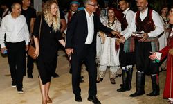 Erhürman ve eşi, 16. Uluslararası Lefkoşa Halk Dansları Festivalİ açılış törenine katıldı