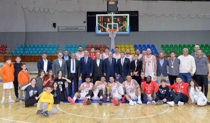 Cumhurbaşkanı Tatar, Cumhurbaşkanlığı Kupası basketbol final karşılaşmasını izledi