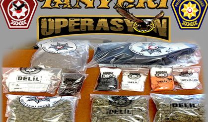 Aracında ve evinde 2.17 kg hintkeneviri ele geçirilen 23 yaşındaki kişi tutuklandı