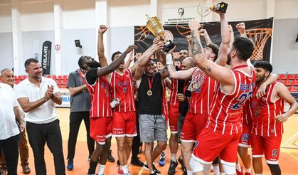 Gönyeli KoopBank şampiyon oldu