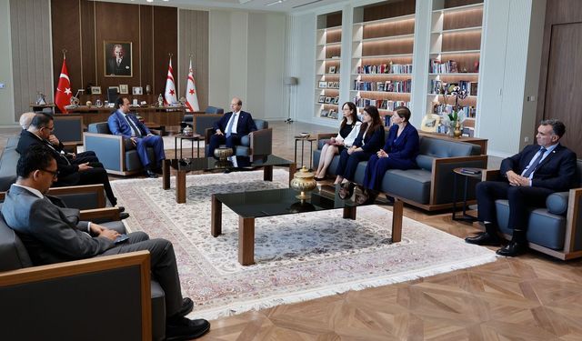 Cumhurbaşkanı Tatar, babası Rüstem Tatar’ın arşivini Milli Arşiv ve Araştırma Dairesi’ne devretti