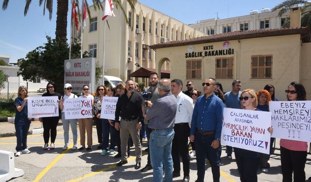 KTAMS ve KTHES’ten Sağlık Bakanlığı’na siyah çelenkli protesto