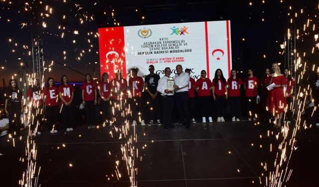 19 Mayıs Atatürk’ü Anma Gençlik ve Spor Bayramı çerçevesinde Gençlik Şöleni düzenlendi