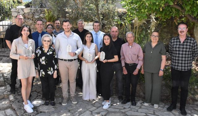 Ali Nesim anısına düzenlenen öykü yarışmasında dereceye girenler ödüllerini aldı
