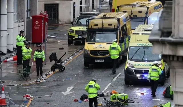 Liverpool'da araçla kalabalığa dalan İngiliz, cinayete teşebbüs ve uyuşturucu suçlarından gözaltında