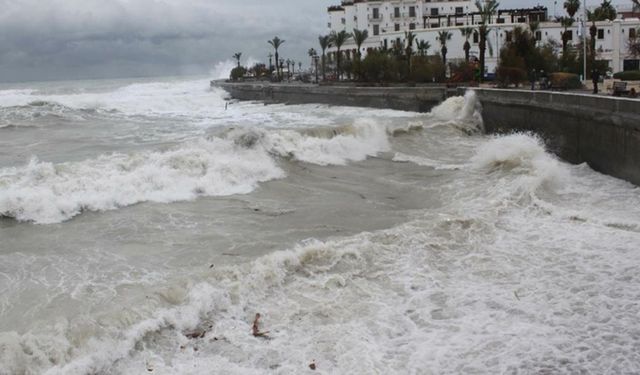 Meteorolojiden "7" kuvvetinde fırtınamsı rüzgar uyarısı