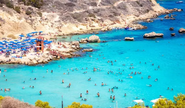Nisan ayında Güney Kıbrıs’a 419 bin turist gitti