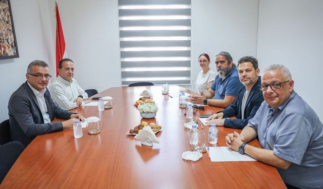 CTP Genel Başkanı Erhürman, DAÜ-SEN yetkililerini kabul etti