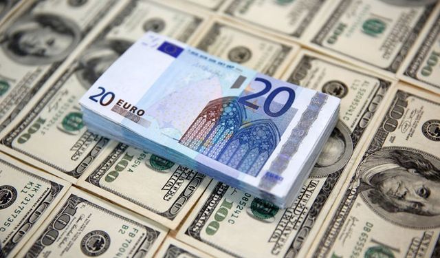 Dolar 40,35 TL, euro 46,90 TL ve sterlin 54,15 TL’den işlem görüyor