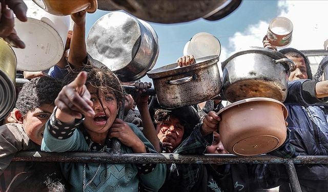 Gazze Şeridi’nden sosyal medyaya taşan feryat: #Gazze_Açlıktan_Ölüyor