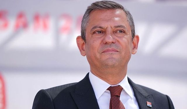 CHP Lideri Özgür Özel, KKTC Cumhurbaşkanlığını Kazanan Tufan Erhürman'ı Kutladı