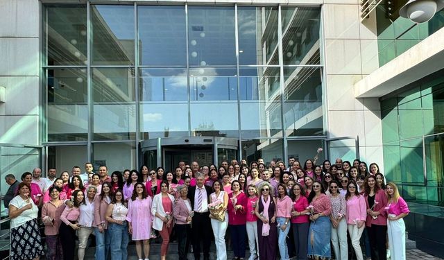 Gelir ve Vergi Dairesi'ndeki etkinlikte meme kanserine dikkat çekildi