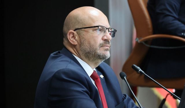Küçük: 'Bugün daha dik durma, daha gür sesle konuşma zamanıdır'