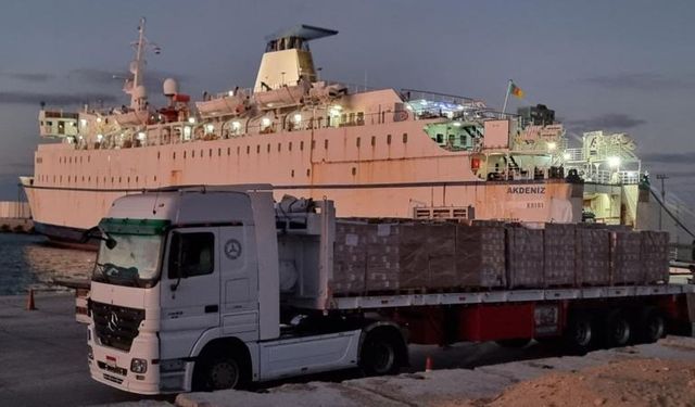 Türkiye'nin insani yardım tırları Gazze için Refah Sınır Kapısı'na hareket etti
