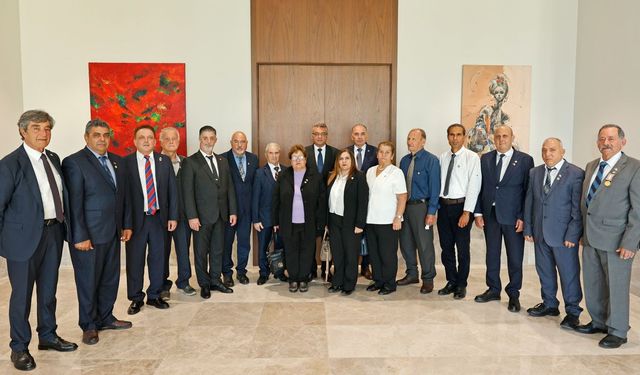 Cumhurbaşkanı Tufan Erhürman, Şehit Aileleri ve Malul Gaziler Derneği üyelerini kabul etti