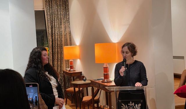 Fransızca öğretmeni Filiz Soyer şövalye unvanına layık görüldü