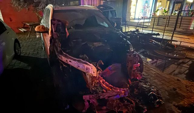 Girne'de bir oto galeride iki araç kundaklandı, dört kişi tutuklandı